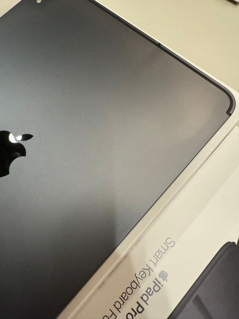 iPad Pro11インチ第一世代256GB セルラーモデルとキーボードのセット