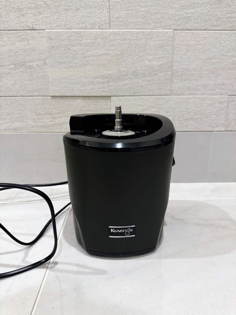 クビンス ホールスロージューサー REVO830 フローズンストレーナー付