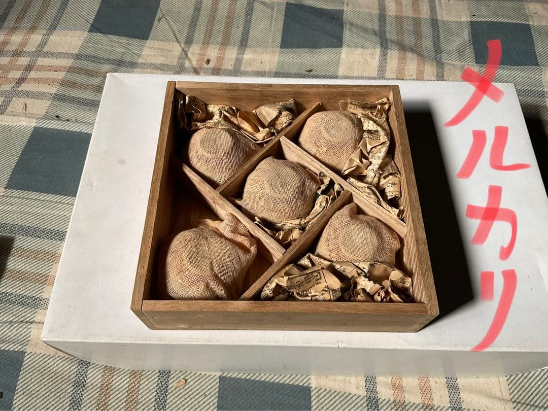 九谷焼／酒盃。五客。【麻布に包まれています　桐箱付き　昭和ノスタルジー】。