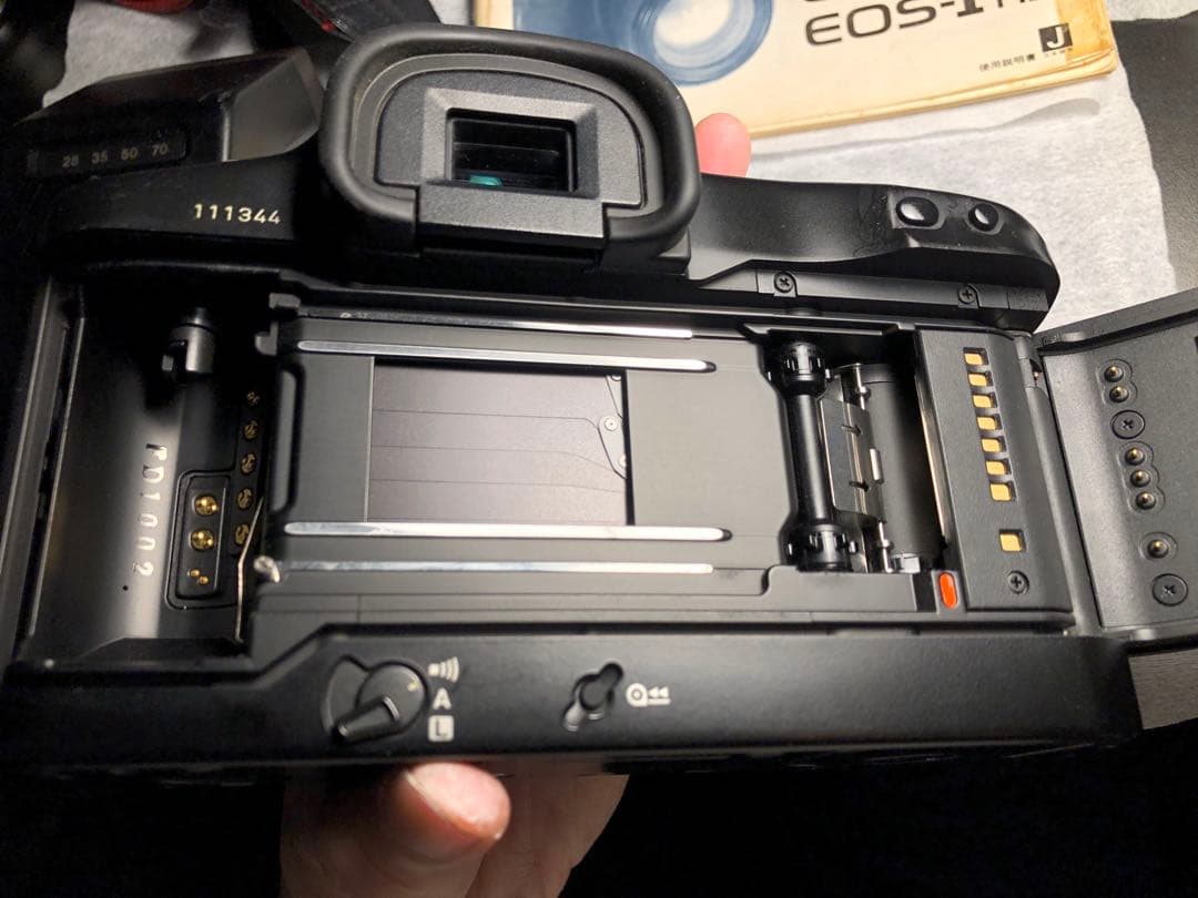 実写ありCanon EOS-1 レンズ付きセット フィルムカメラ 実用品