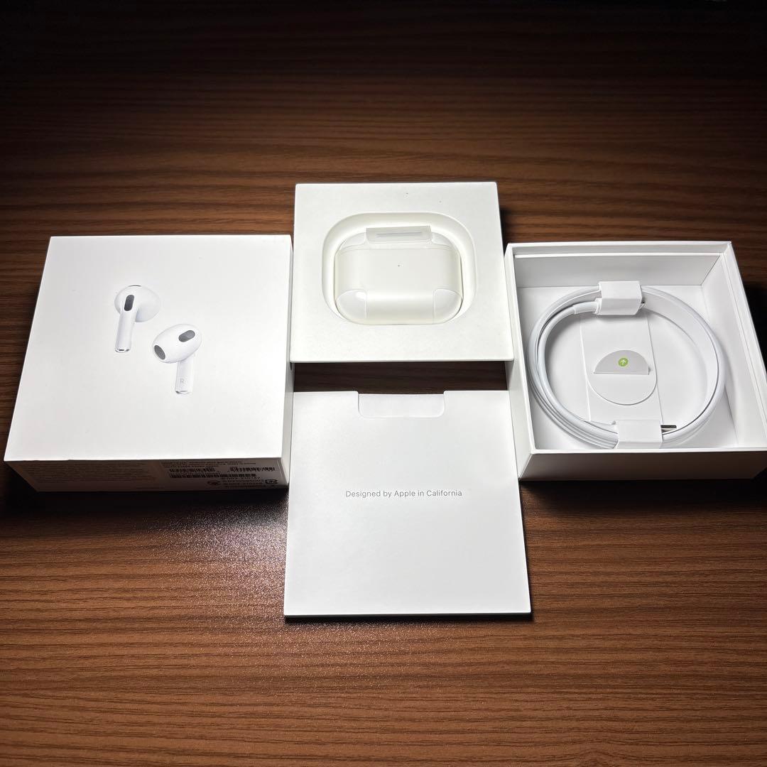 Apple AirPods 3 本体 充電ケース付き 付属品あり