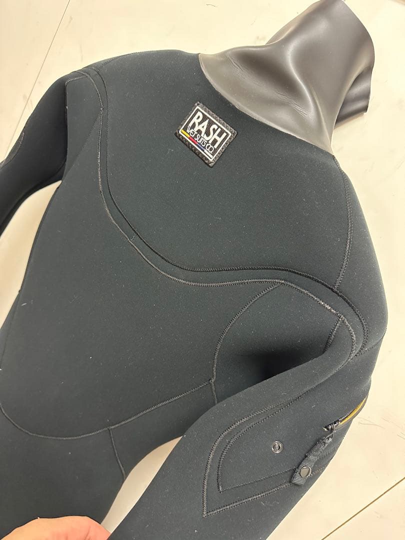 RASHブラックエディション（145000円）