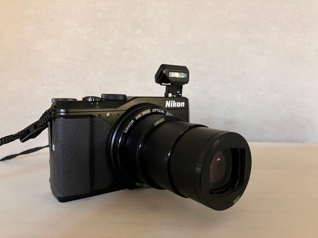 Nikon COOLPIX S9900 30倍ズームデジカメ　　ミニ三脚つき