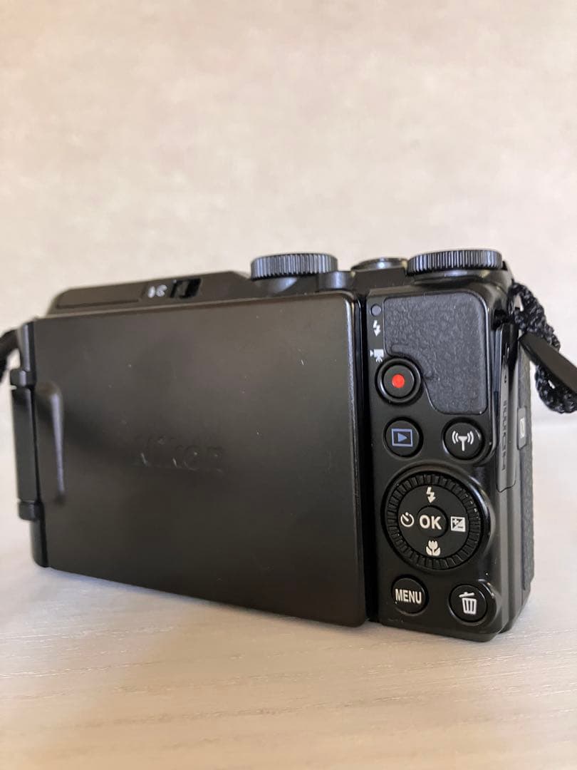 Nikon COOLPIX S9900 30倍ズームデジカメ　　ミニ三脚つき