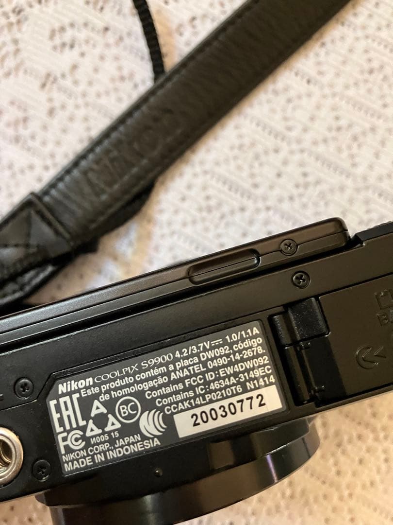 Nikon COOLPIX S9900 30倍ズームデジカメ　　ミニ三脚つき