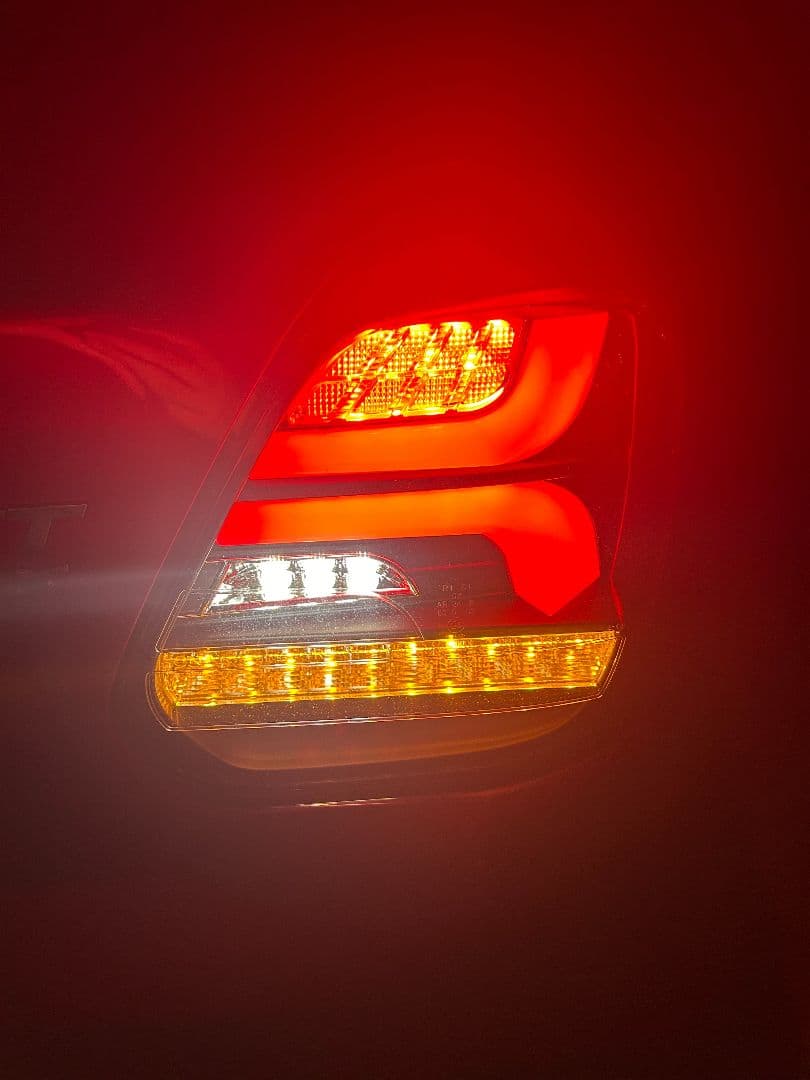 ZC33Sスイフトスポーツ SONAR製LEDテールランプ