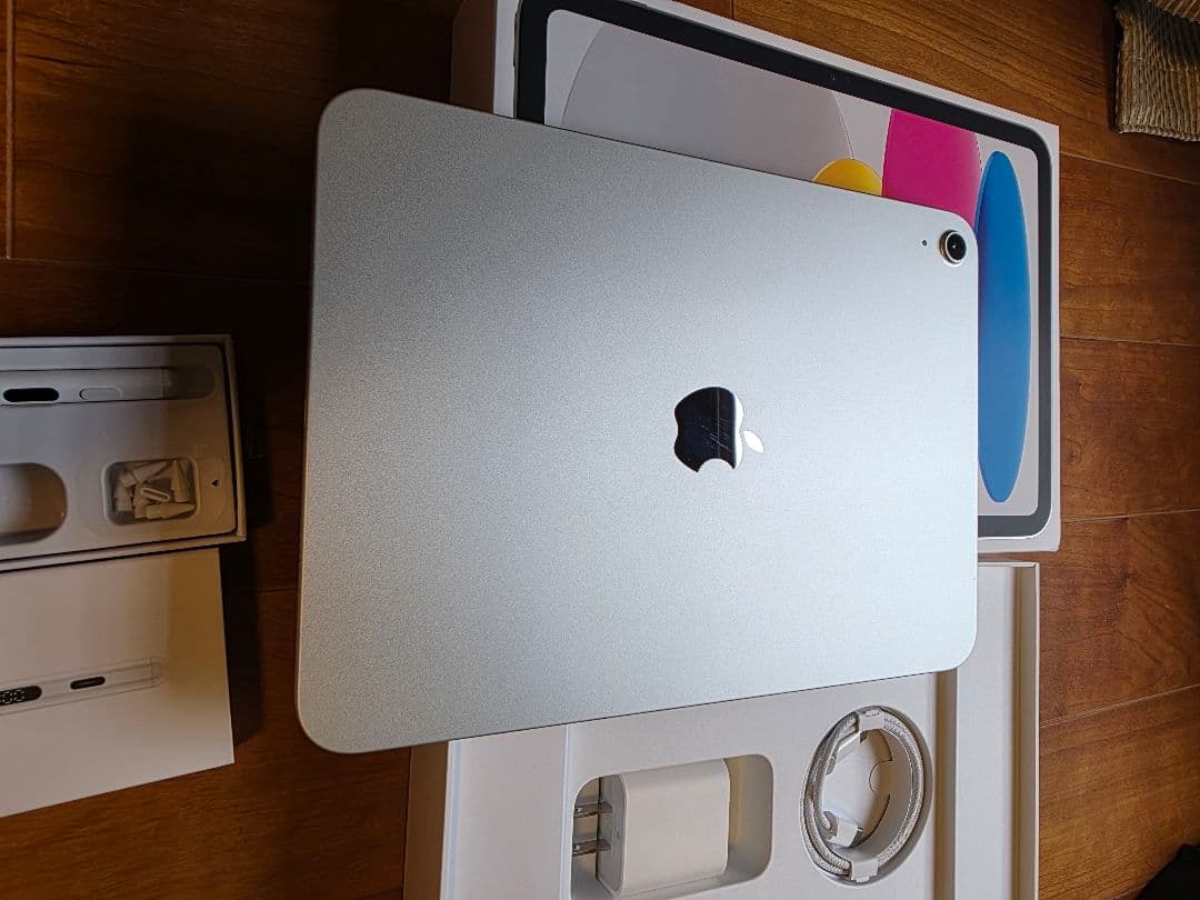 Apple iPad 第11世代 A16 128GB （フイルム、ケース込み）