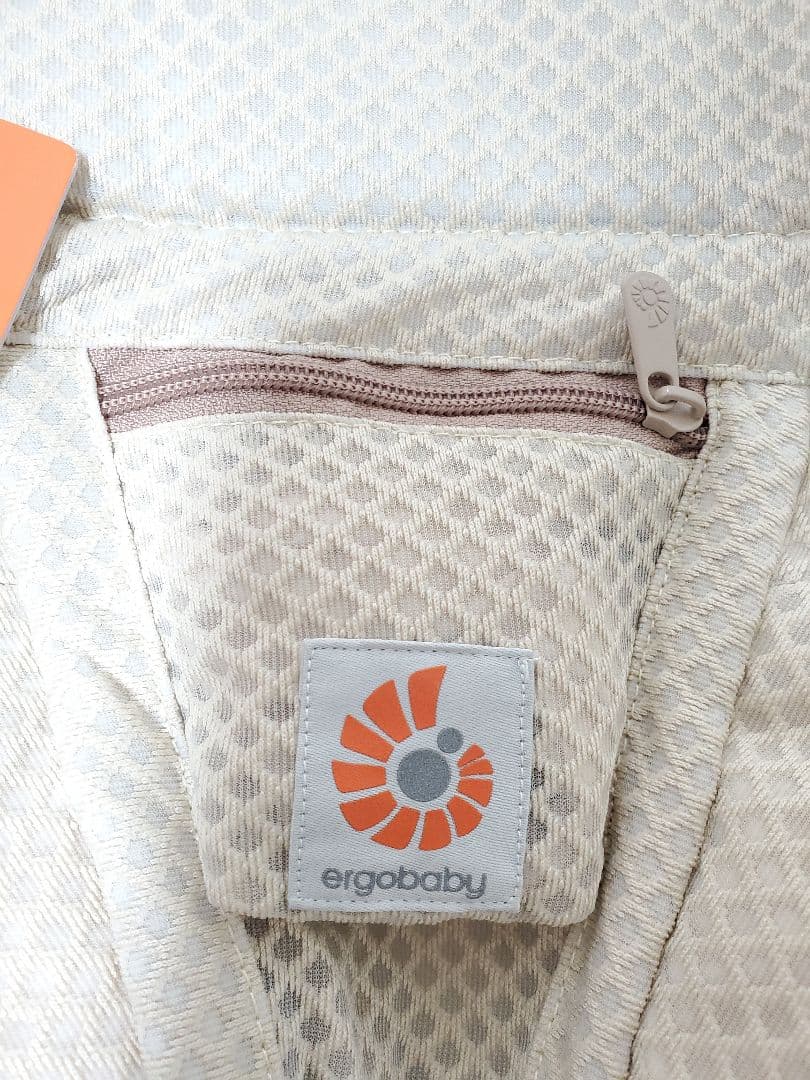 ERGOBABYエルゴベビー オムニデラックス ナチュラルベージュ （新品)