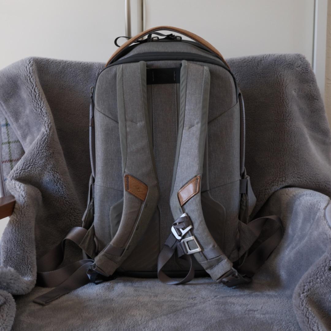 ピークデザイン　エブリデイ バックパック ジップ 15L　アッシュ