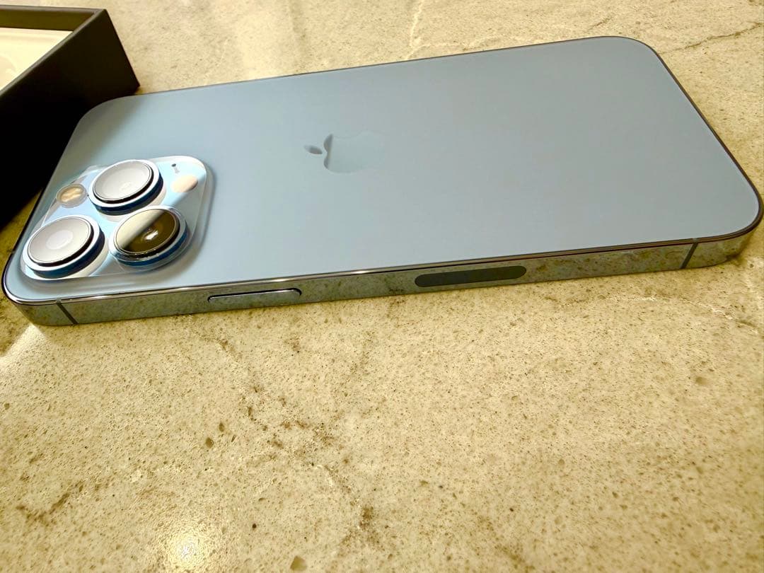 iPhone 13 Pro シエラブルー 256GB アメリカで購入