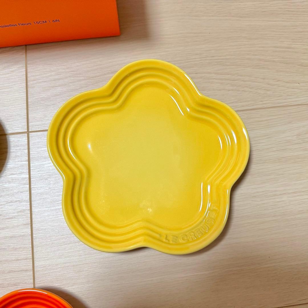 ル・クルーゼ 【LE CREUSET】 花形食器セット 5枚