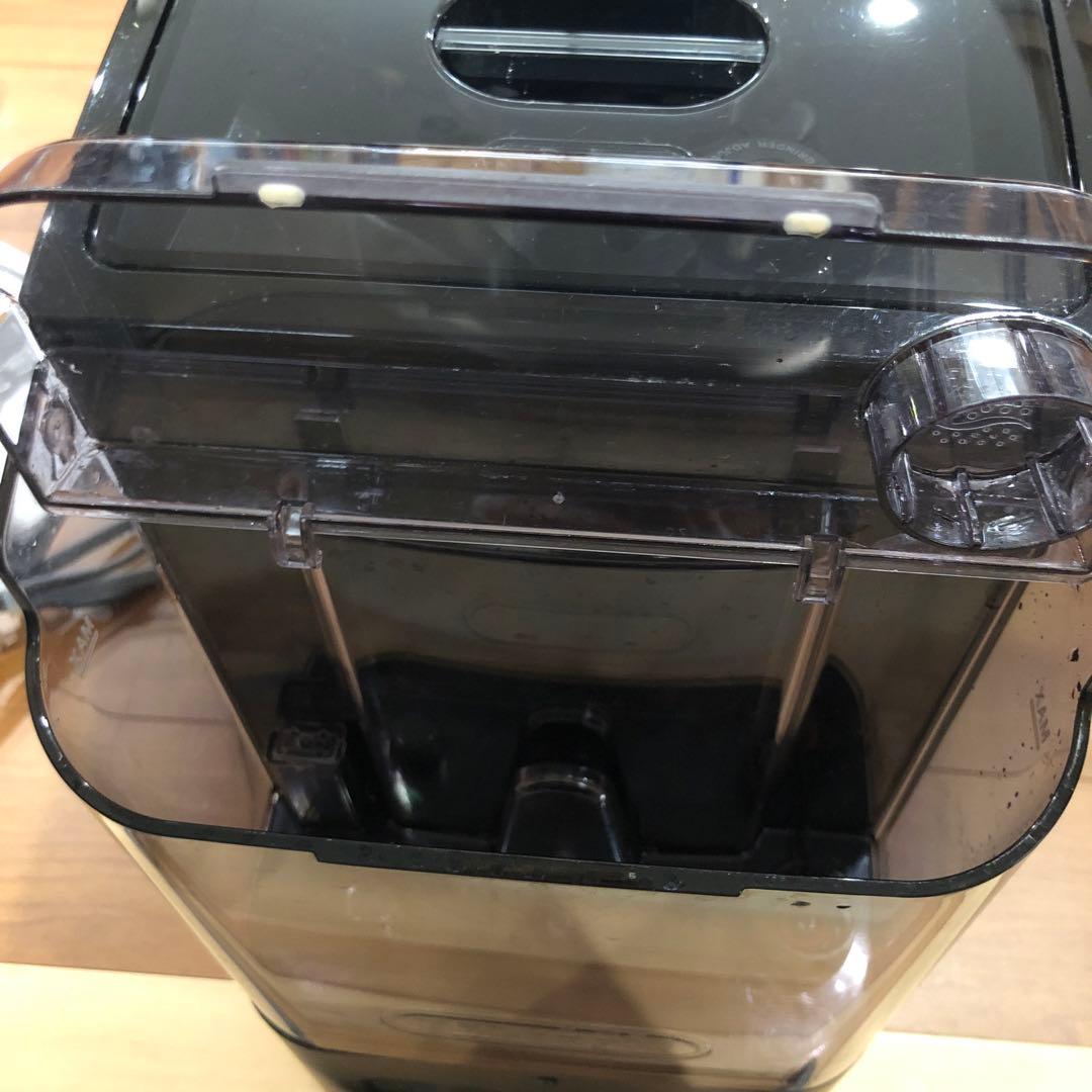 デロンギエスプレッソマシン　イタリア製 デロンギ ETAM29510B