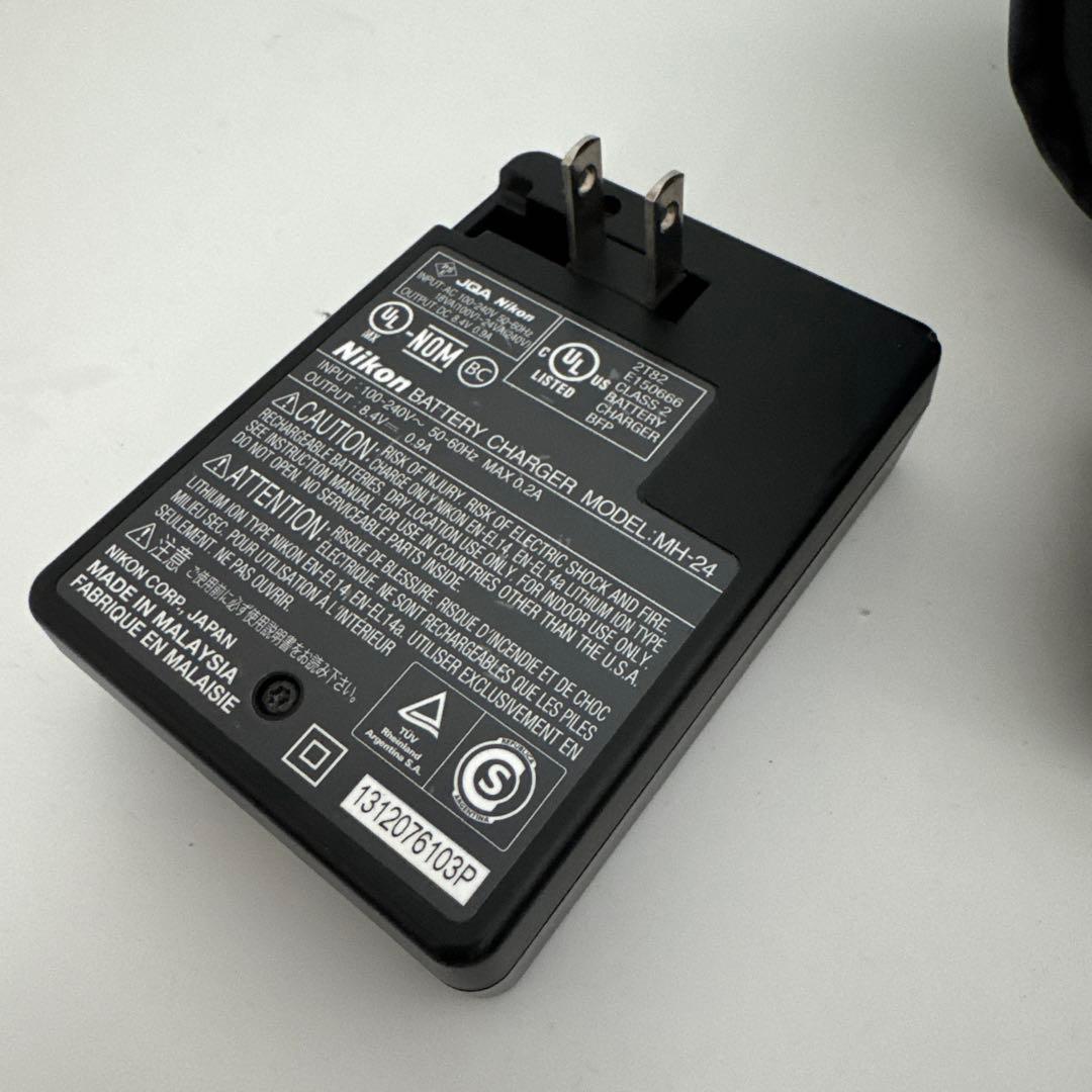 Nikon D5300 デジタル一眼レフ 単焦点レンズ付き 35mm