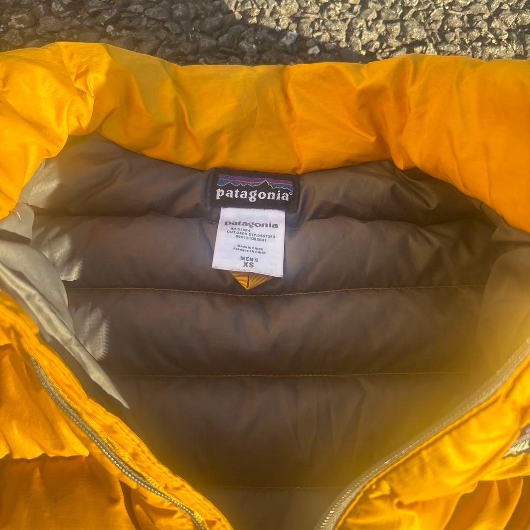 patagonia イエロー ダウンジャケット