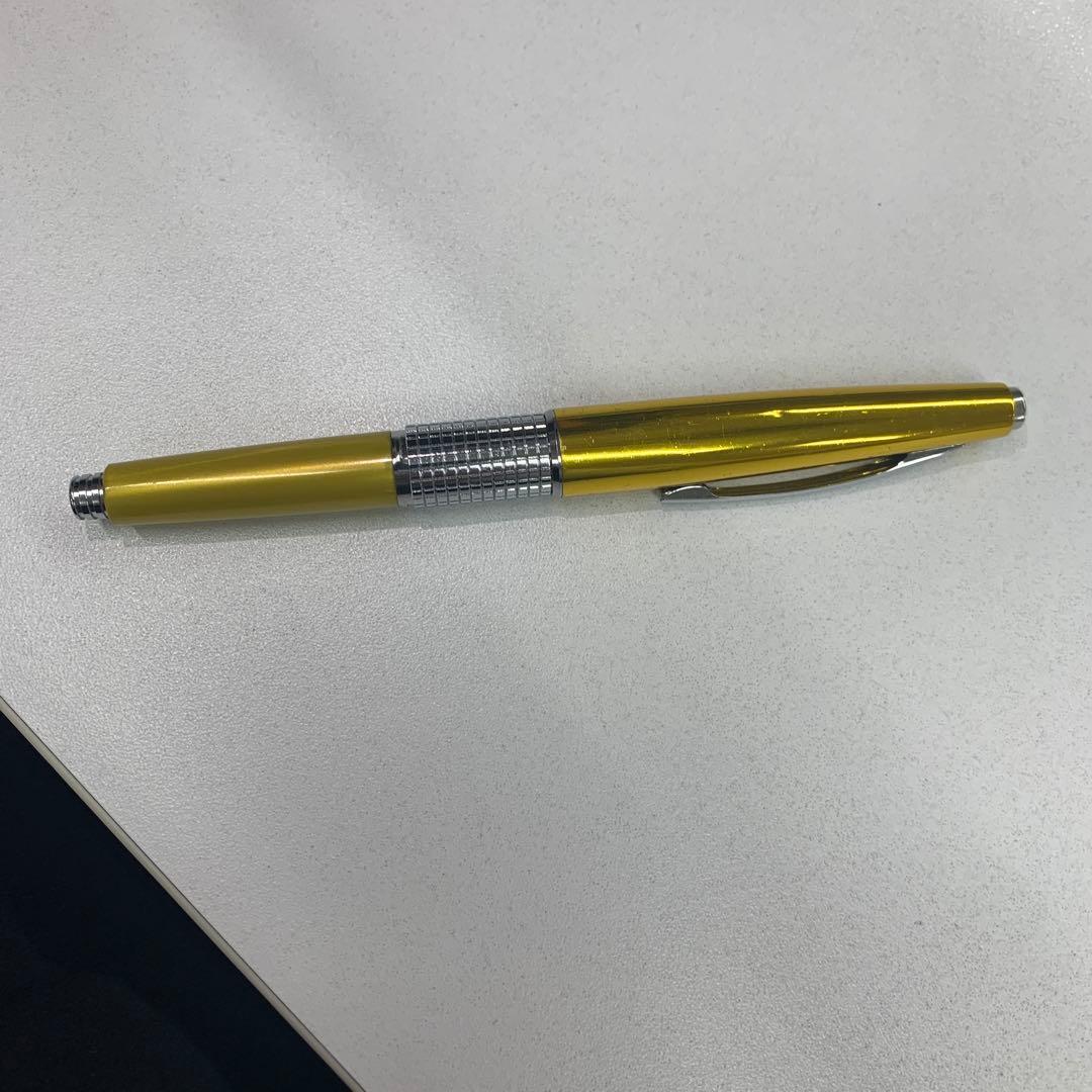 木製と金属のボールペンセット