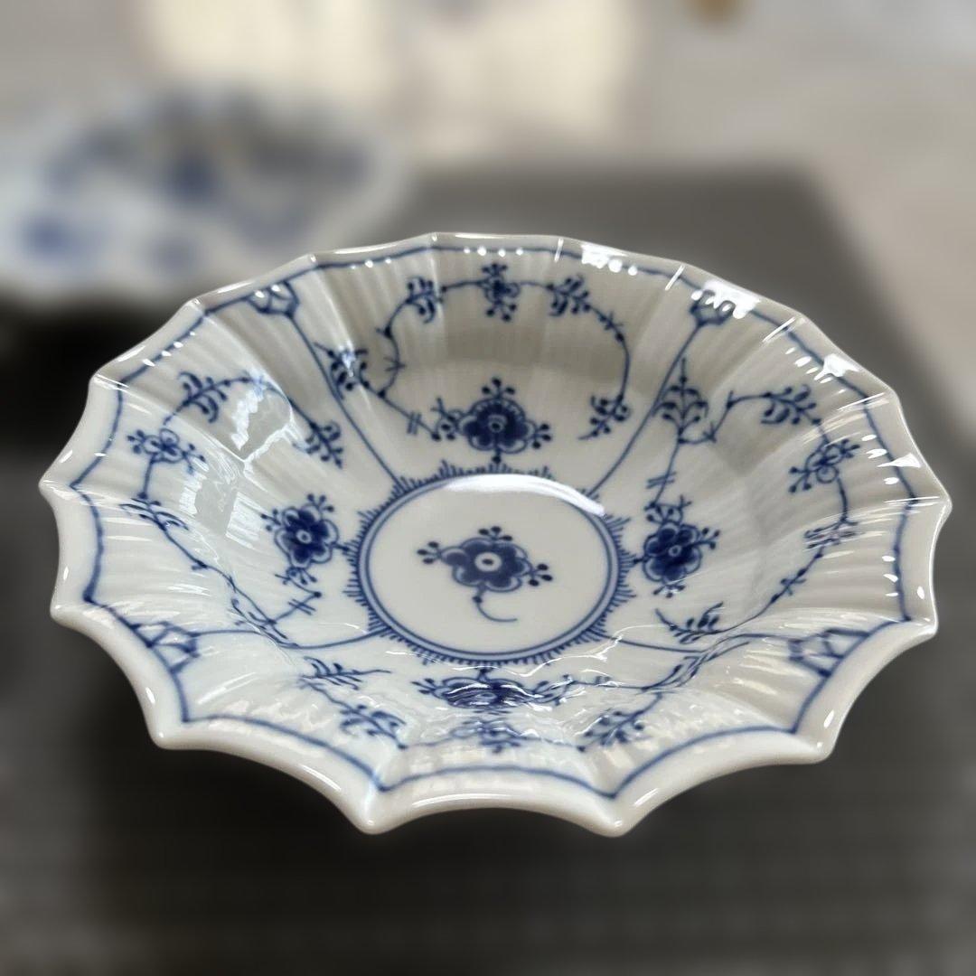 【⑦】ブルーフルーテッドプレインシェルディッシュ