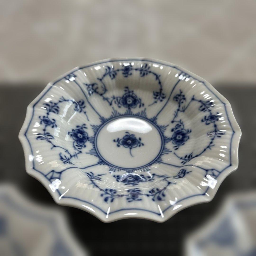 【⑦】ブルーフルーテッドプレインシェルディッシュ