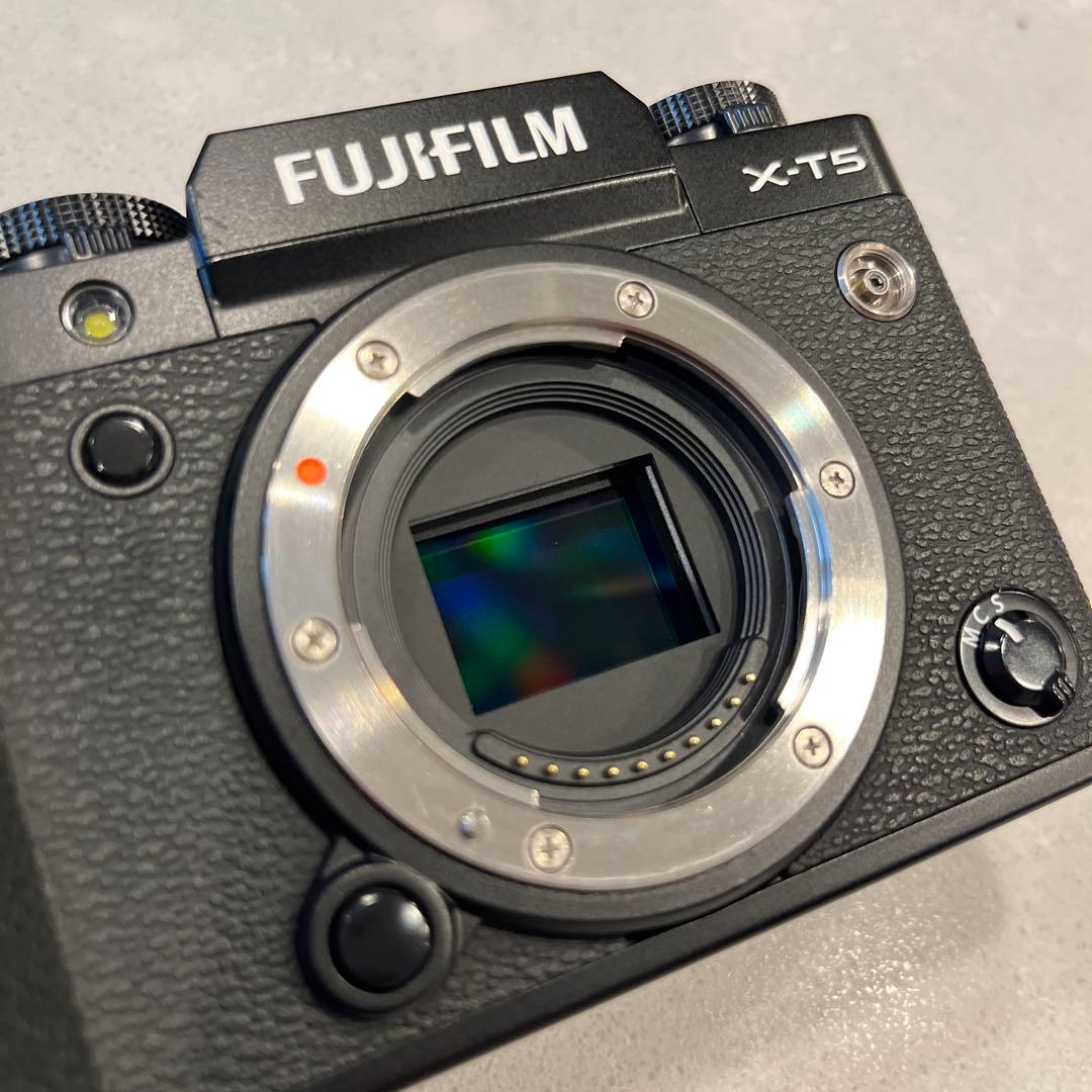 富士フイルム　X-T5 本体(ブラック)