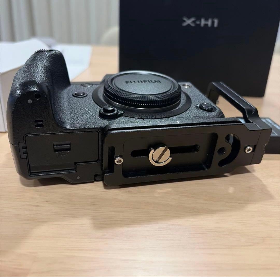 FUJIFILM X-H1 ミラーレスカメラ 本体
