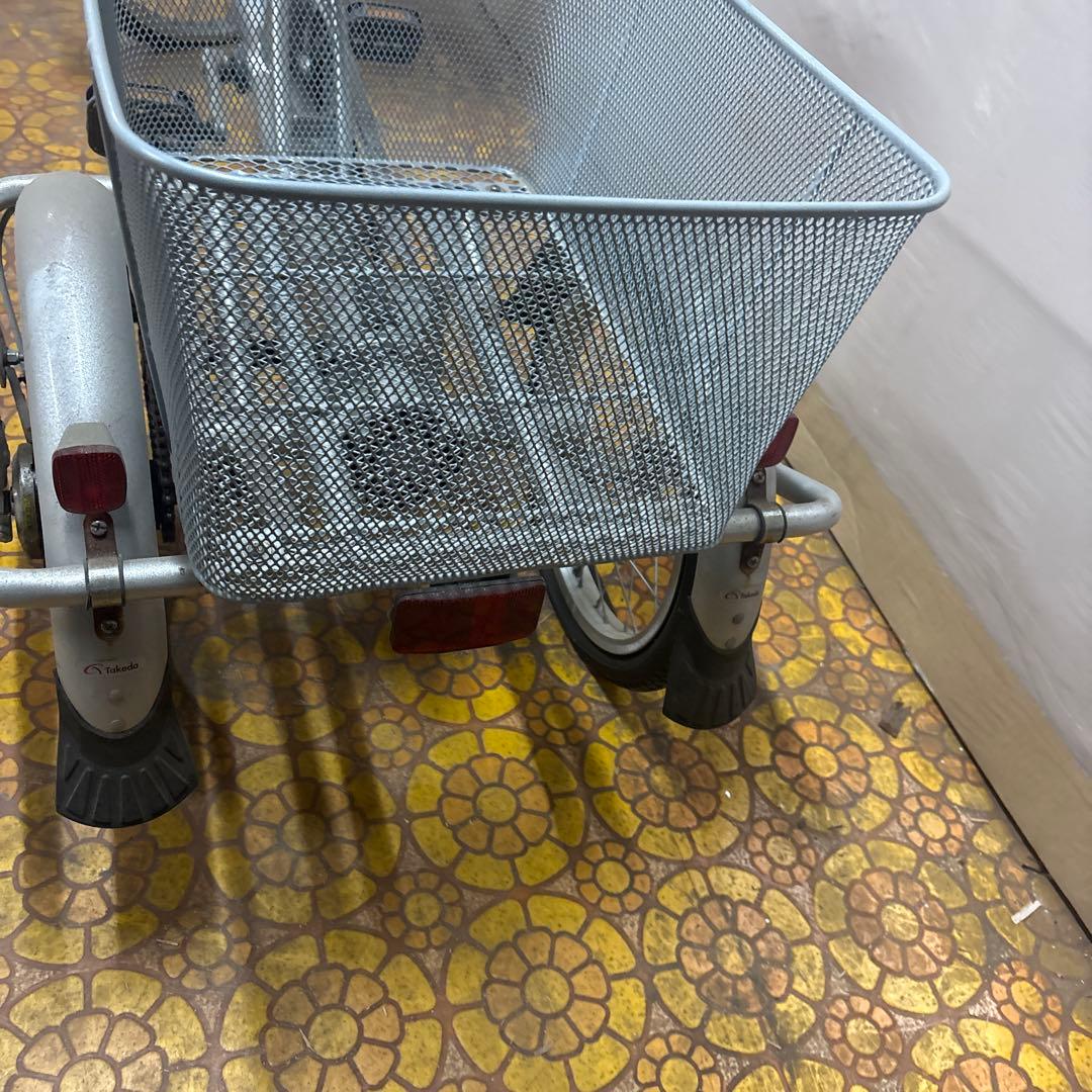 シルバー三輪車 前面バスケット付き　愛知県引き取り限定