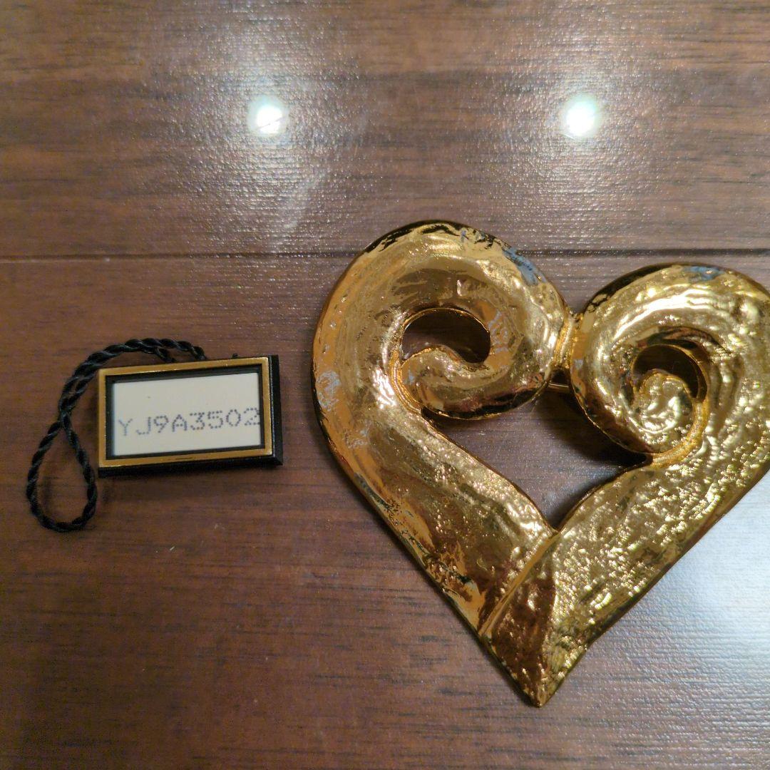 Yves Saint Laurent ハート型ブローチ