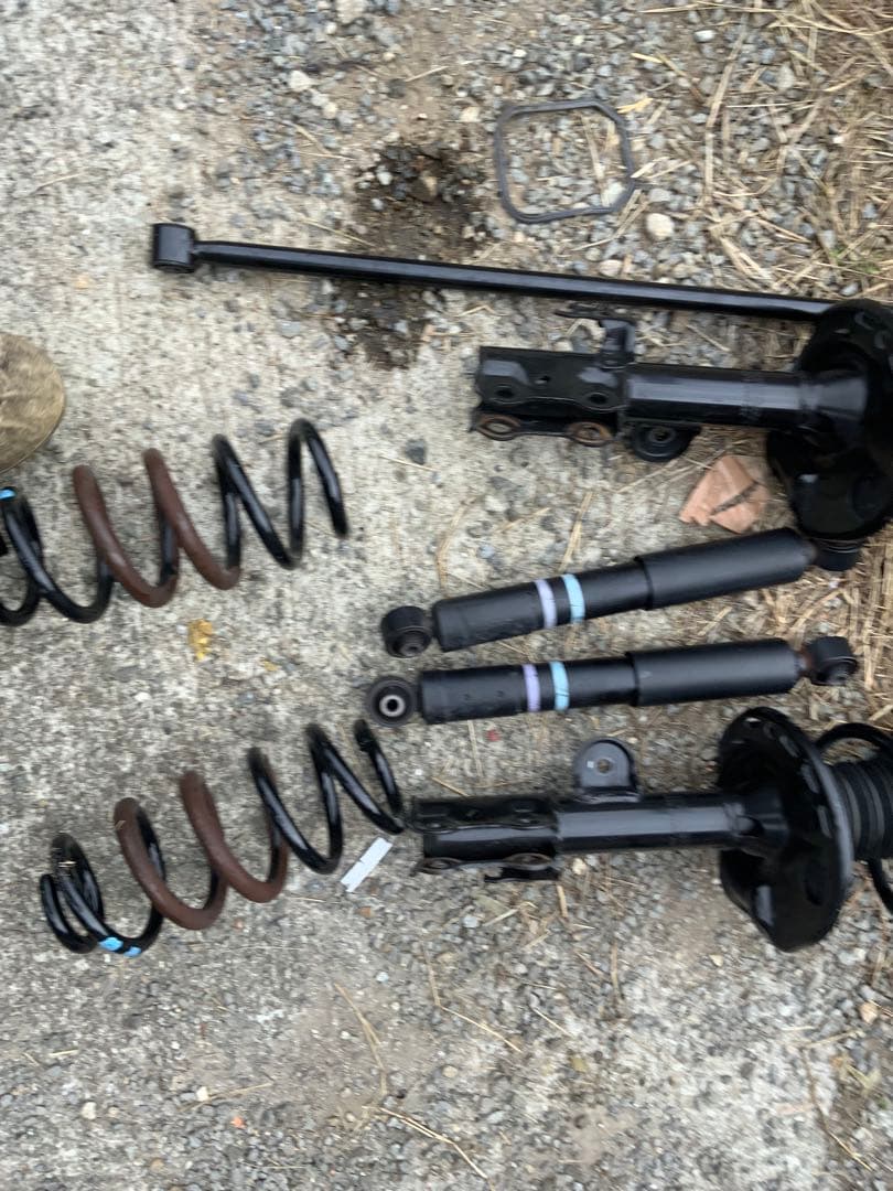 TOYOTAハリアー60系サスペンションキット　 6 A 21 TOKICO