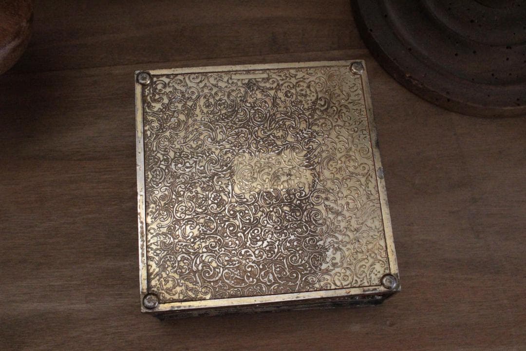 Petite boite・装飾ジュエリーボックス・少女/フランスアンティーク