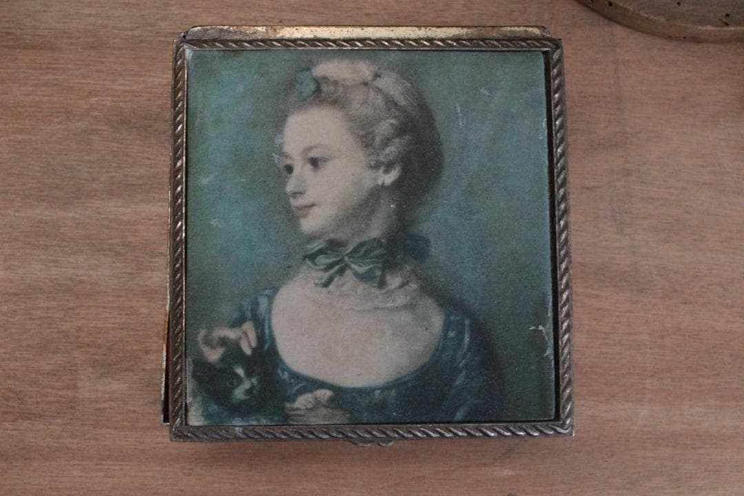 Petite boite・装飾ジュエリーボックス・少女/フランスアンティーク