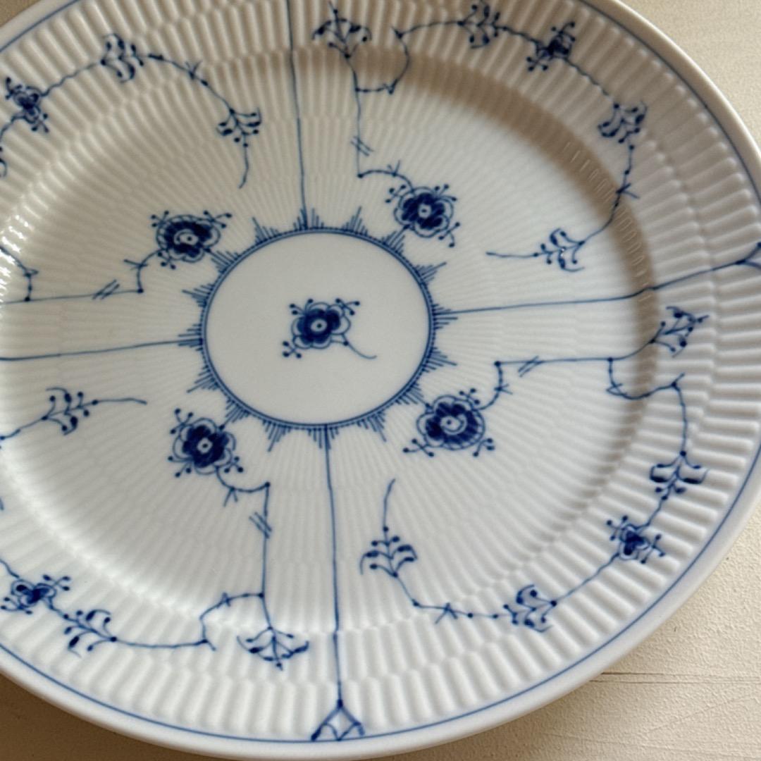 新品☆ ブルーフルーテッドプレインプレート27cm