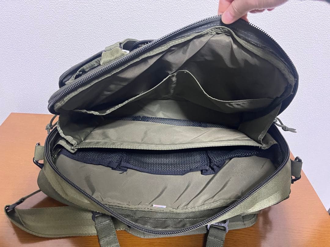 y*7様 briefing A4liner カーキ