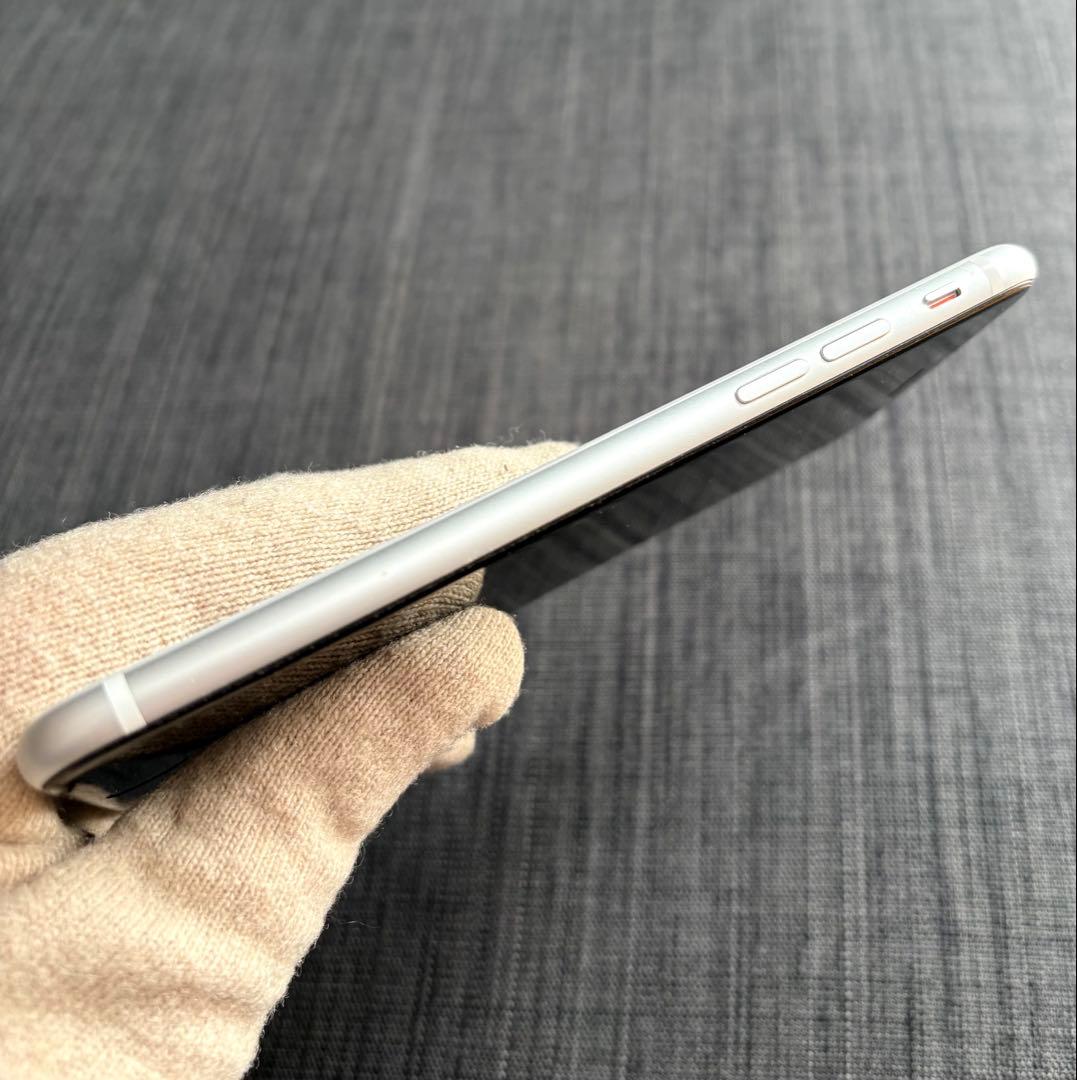 Apple iPhone SE (第2世代) ホワイト 本体　SIM フリー