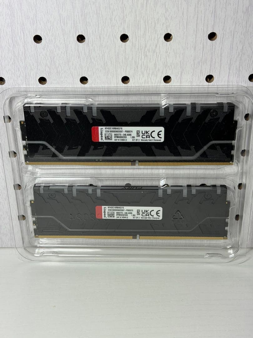 Kingston DDR4 メモリー 2枚セット8GB×2 光るメモリ