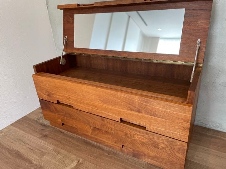 ドレッサーチェスト