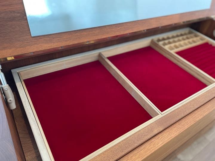 ドレッサーチェスト