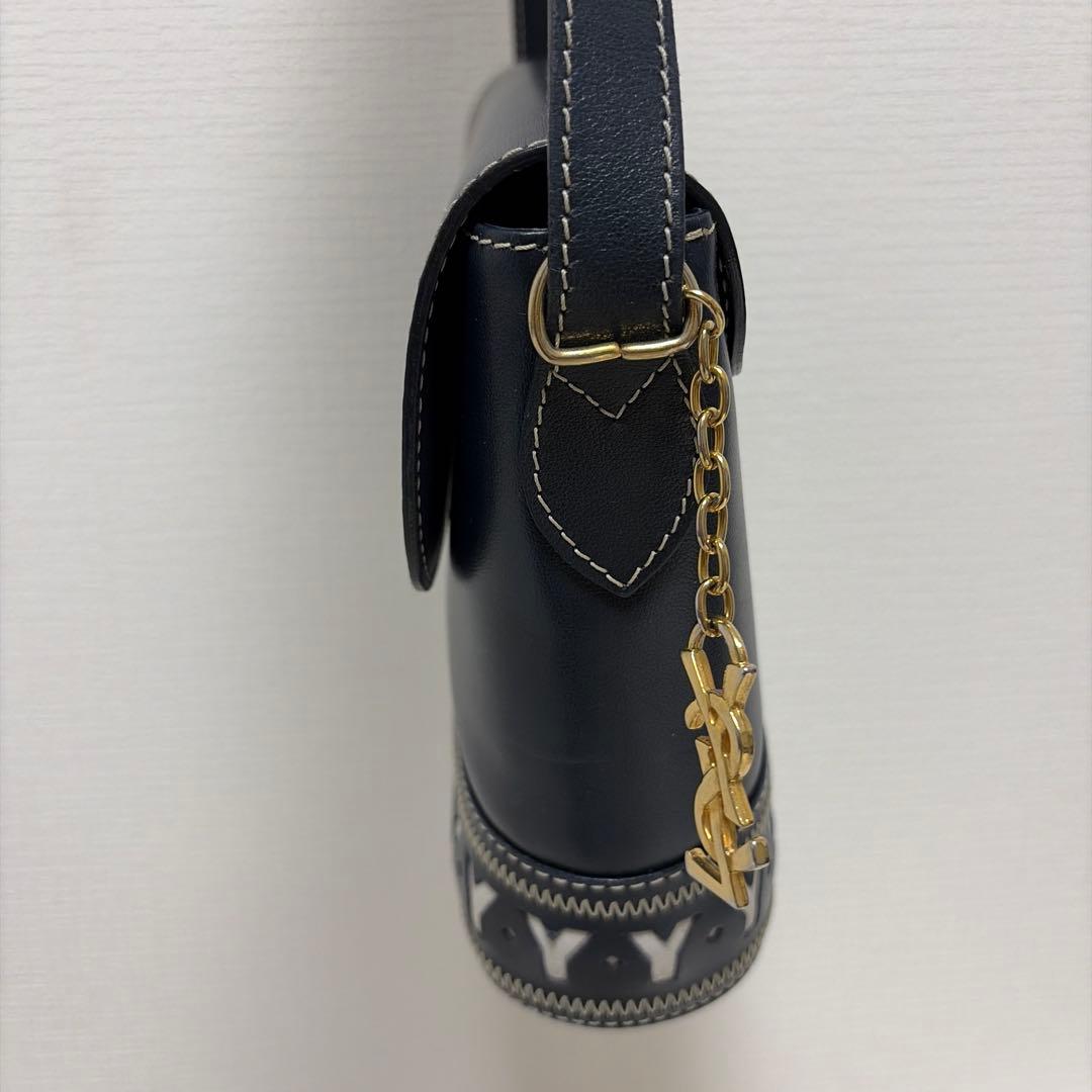 イヴ・サンローランのバッグです。