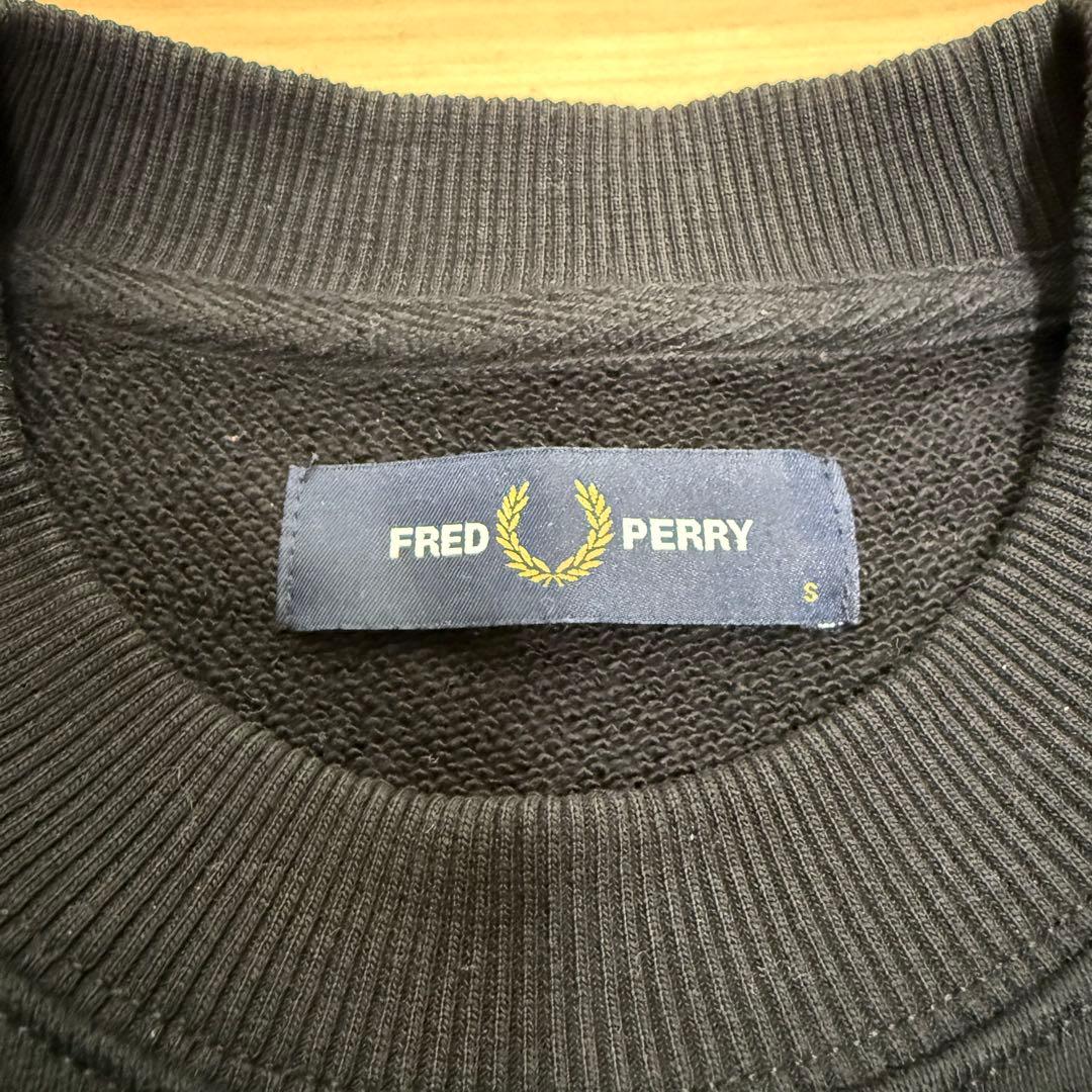 FREDPERRY フレッドペリー　スウェット　トレーナー