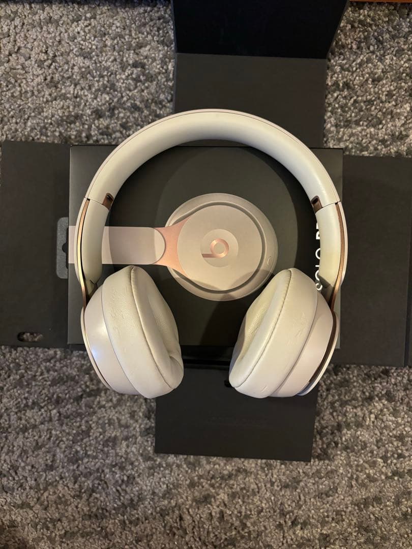 【美品】Beats Solo Pro ワイヤレスヘッドホン アイボリー