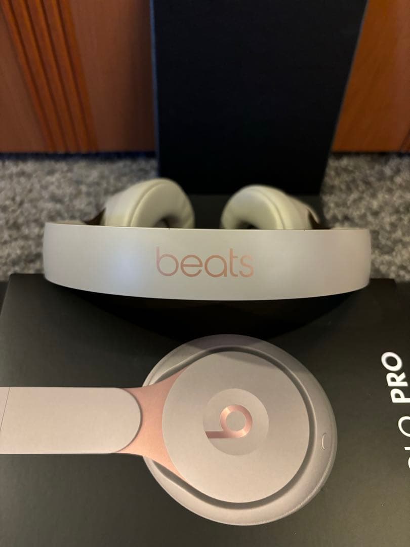 【美品】Beats Solo Pro ワイヤレスヘッドホン アイボリー