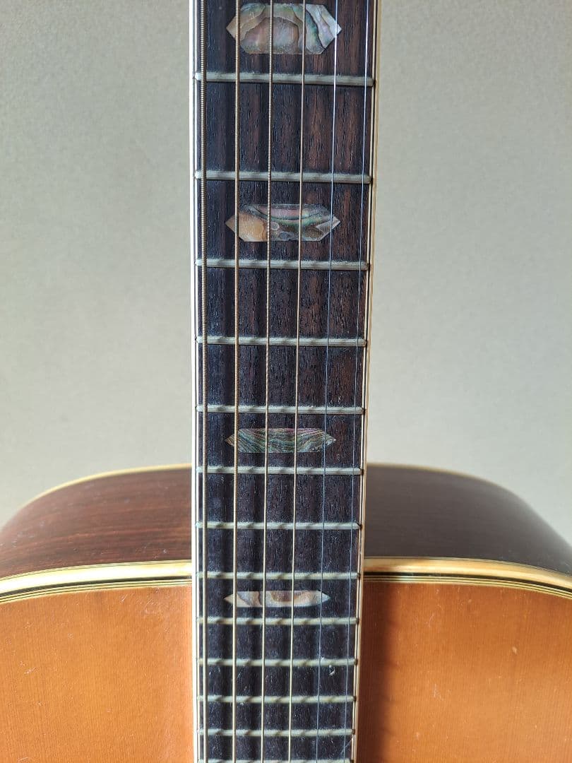 ま*ち様 YAMAKI 縦ロゴ　アコースティックギター