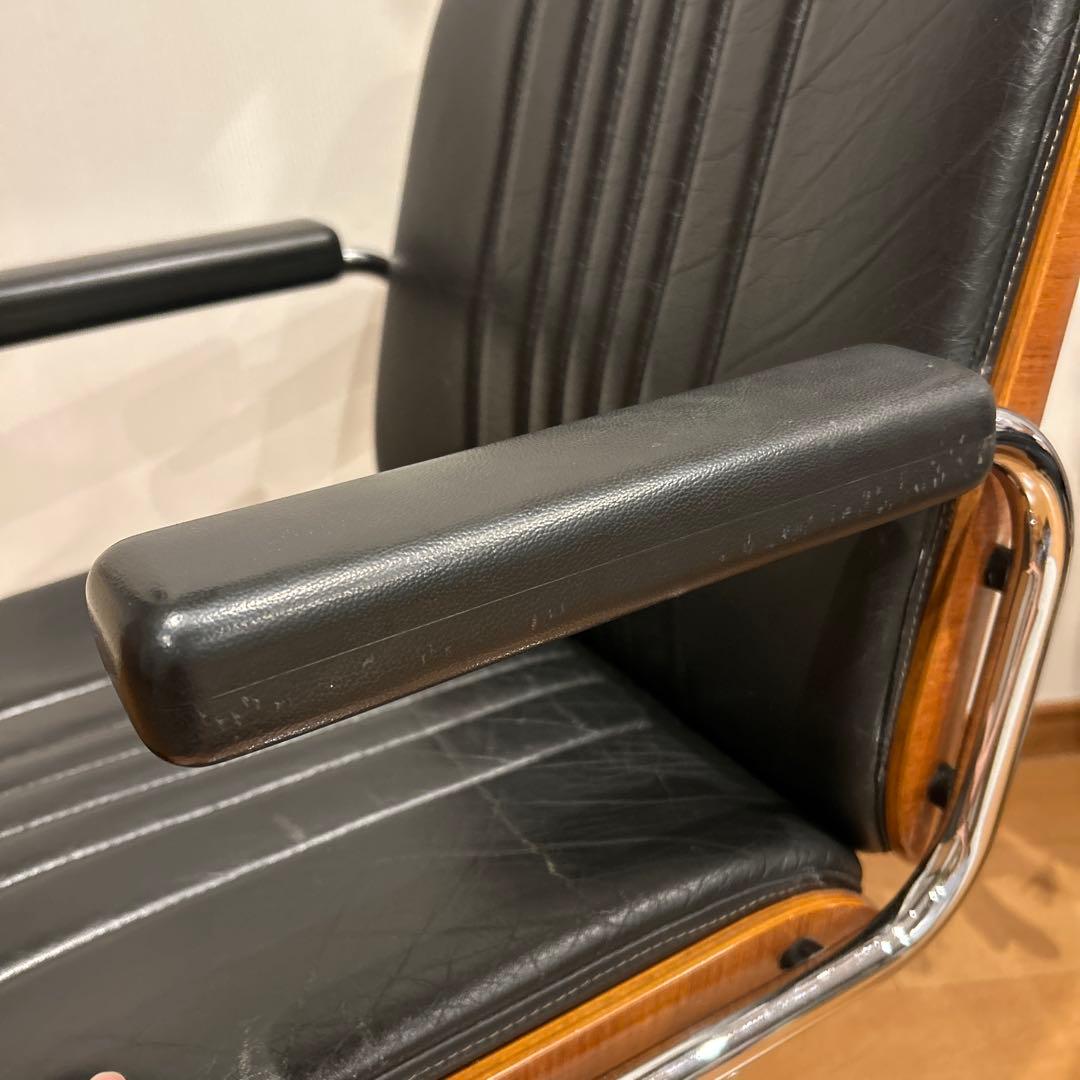 【美品】giroflex 83 BRASA レザーオフィスチェア 昇降機能付き