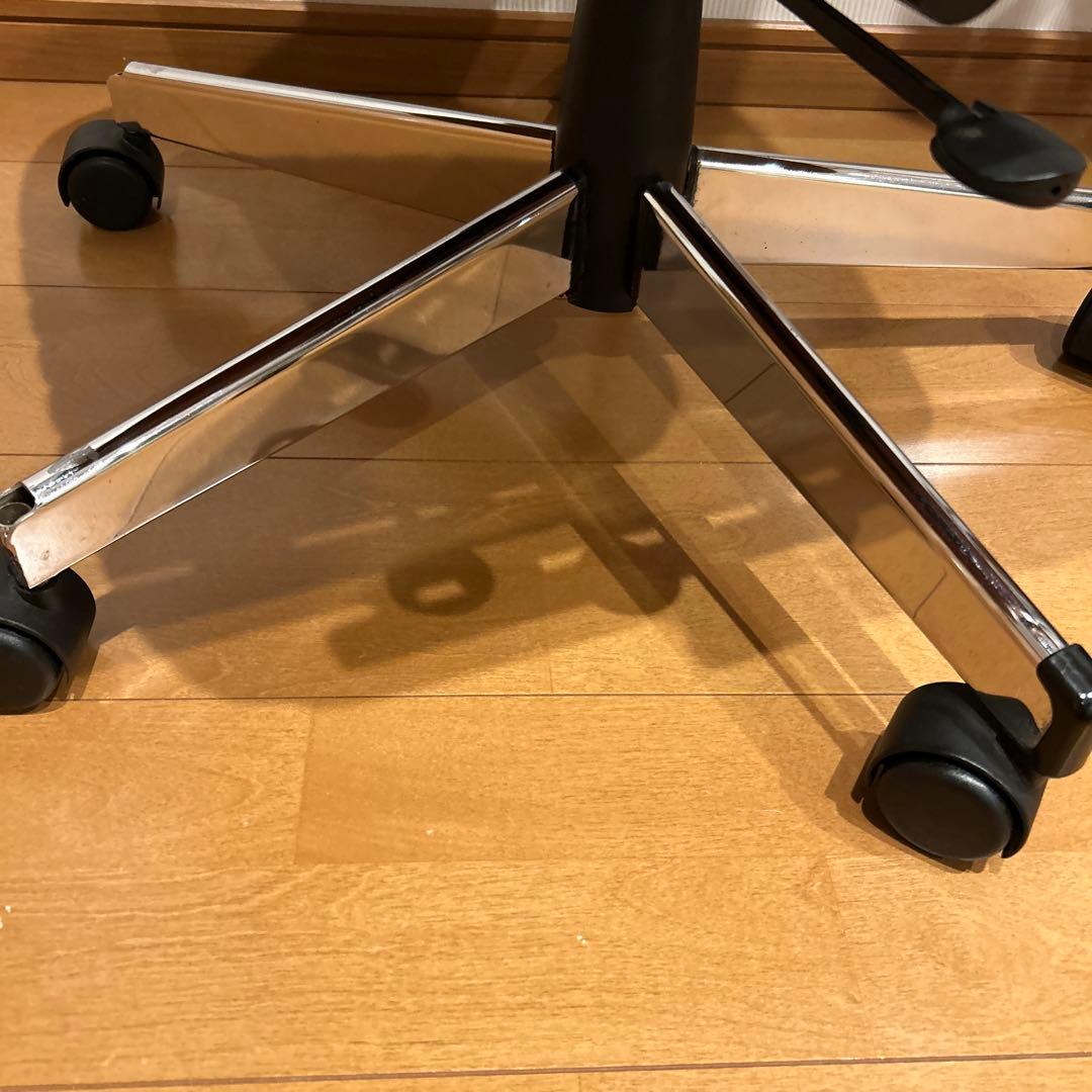 【美品】giroflex 83 BRASA レザーオフィスチェア 昇降機能付き