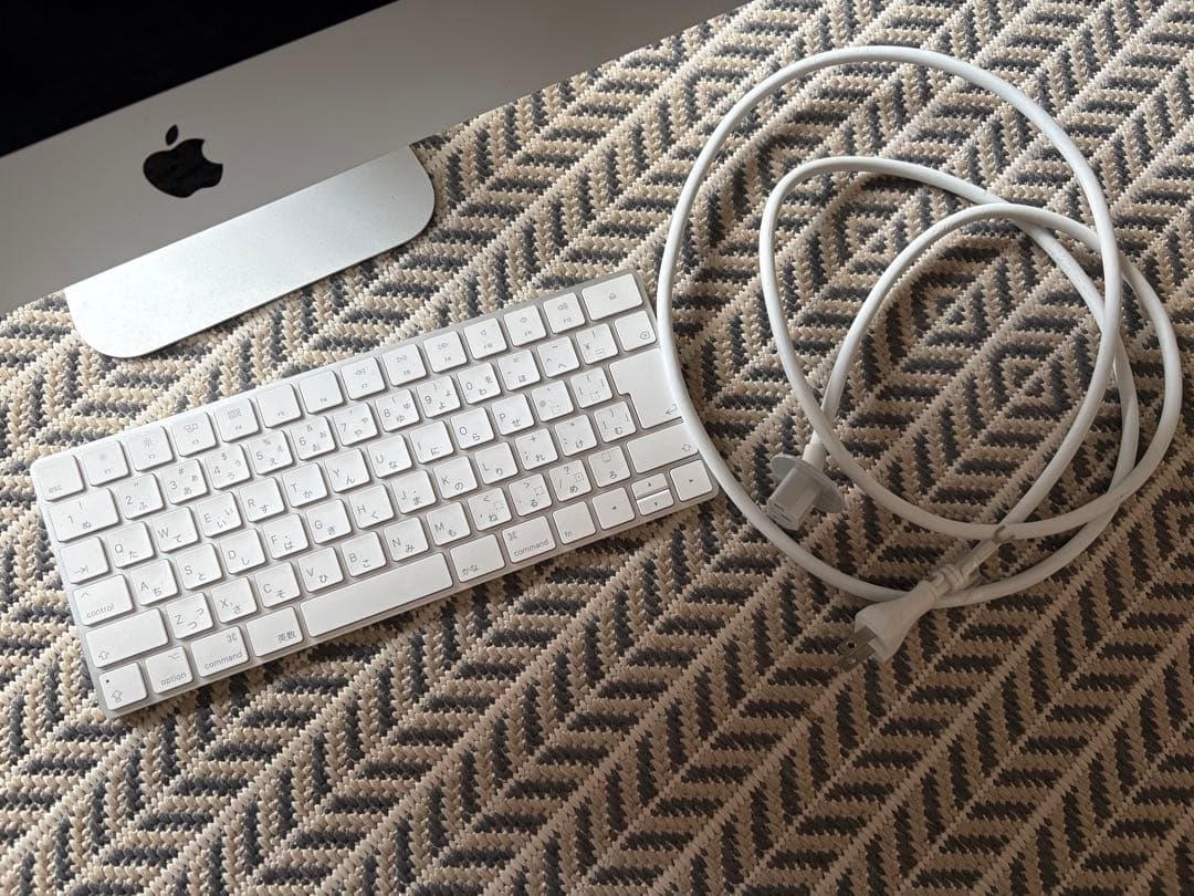 10月末までApple iMac 21.5インチ