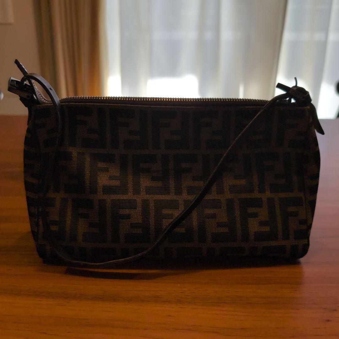 FENDI フェンディ ズッキーノ ワンショルダーバッグ