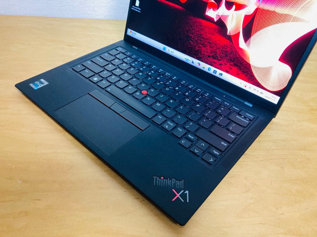 ThinkPad X1 Carbon Gen10/メモリ16GB/office付