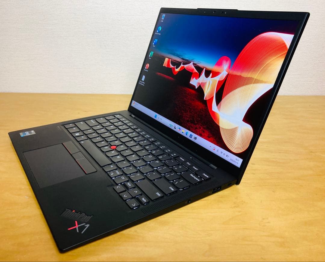 ThinkPad X1 Carbon Gen10/メモリ16GB/office付