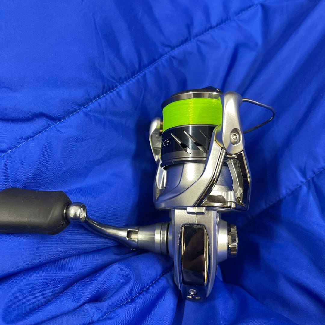 シマノ STRADIC 1000s スピニングリール。未使用。