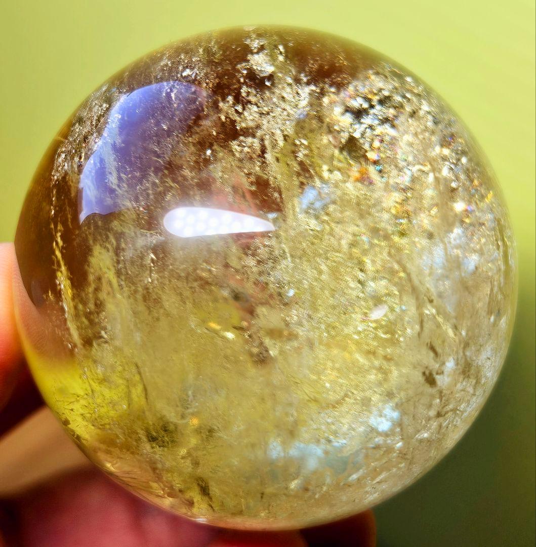 金運アップ‼️虹入りマダガスカル産 天然シトリン丸玉 貫入水晶かも❔