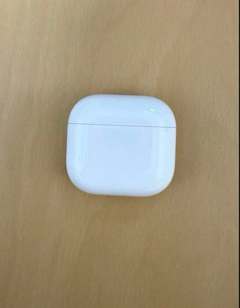 Airpods4 本体のみ(右耳なし)
