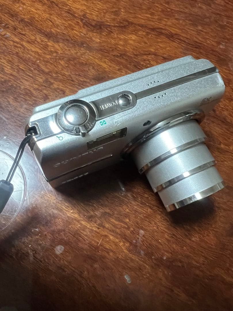 OLYMPUS FE-200 デジタルカメラ シルバー中古稼働品付属品多数