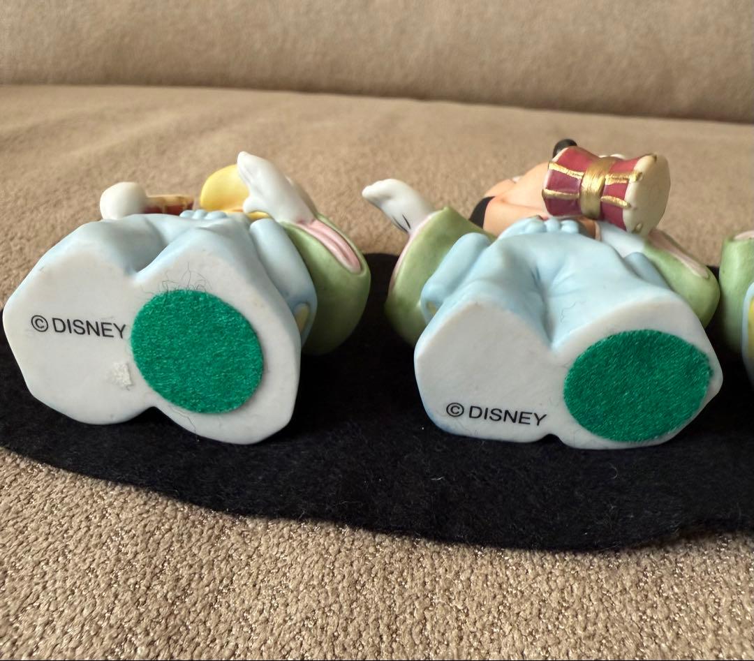 【お雛祭り】ディズニー陶器雛飾り お内裏様・三人官女 ・五人囃子